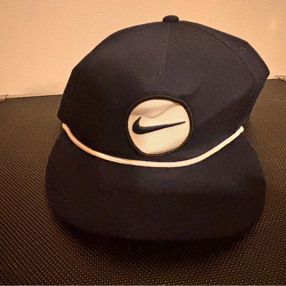 Men’s Nike Golf snap back hat